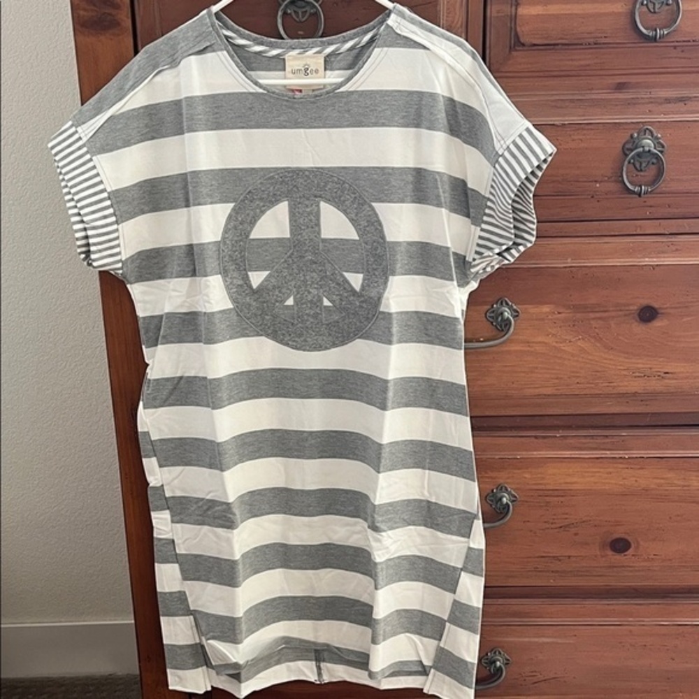 Umgee Gray and White Striped Peace Sign Dress Size Medium NWT